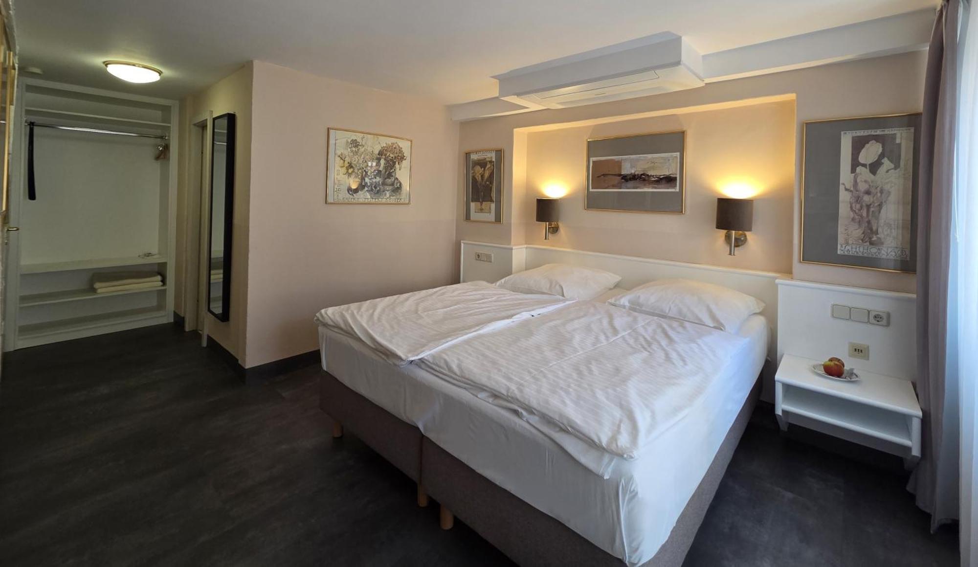 Hotel Garni "Am Ellinger Tor" Weissenburg in Bayern Ngoại thất bức ảnh